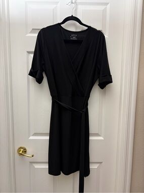 Apt. 9 Black V-neck Wrap Dress with Short Sleeves and Tie Waist